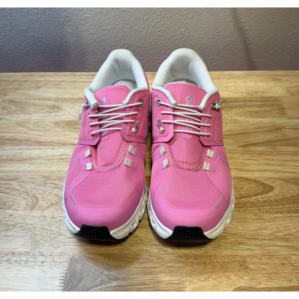 On Running Cloud Pink White Women Running Shoes US 7 EU 38 NWOT